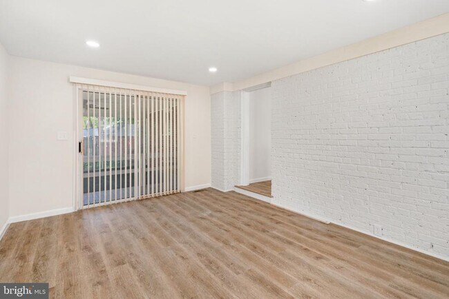 Building Photo - 12608 Farnell Dr
