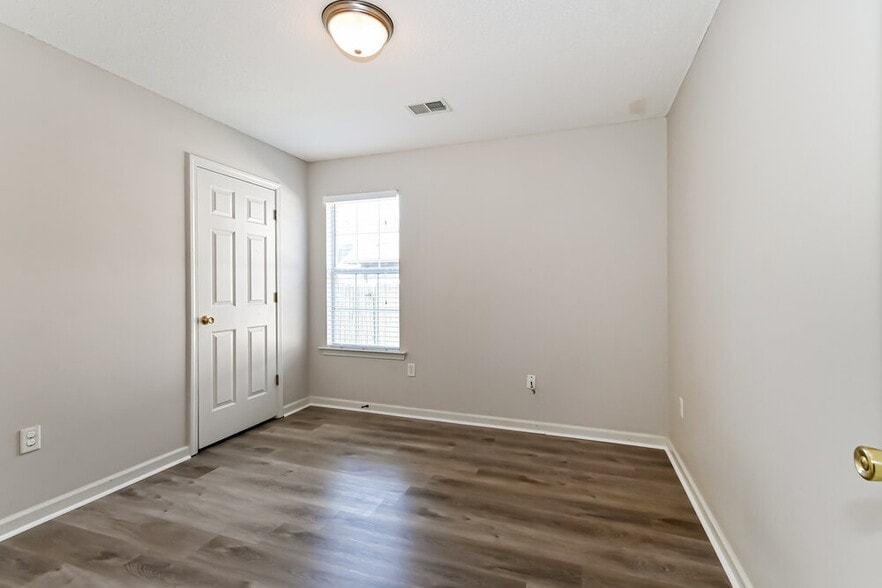 Building Photo - 12749 Fox Hunter's Dr