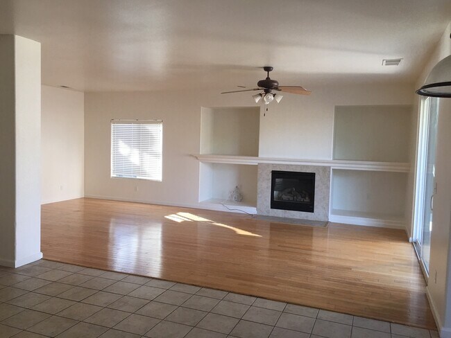 Building Photo - Fabulous Leo Wilson 4/3 in Clovis Unified!