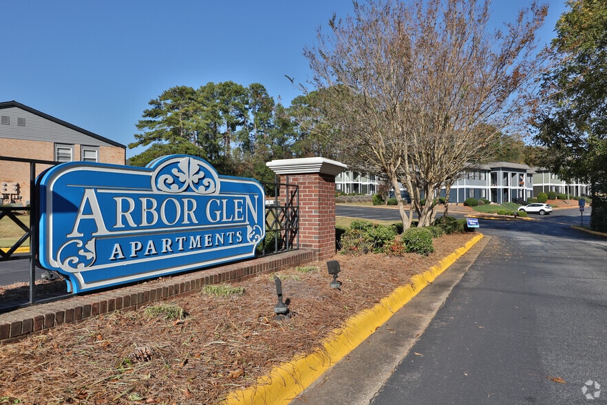 Primary Photo - Arbor Glen Apartments
