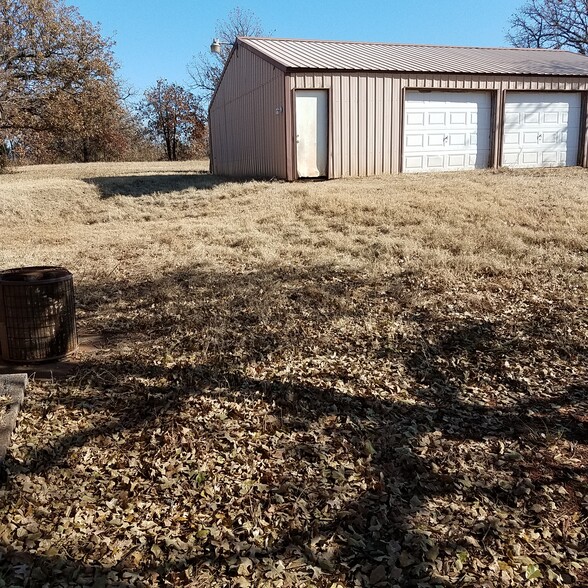 Great Garage or Workshop with Storage. - 12400 N Luther Rd