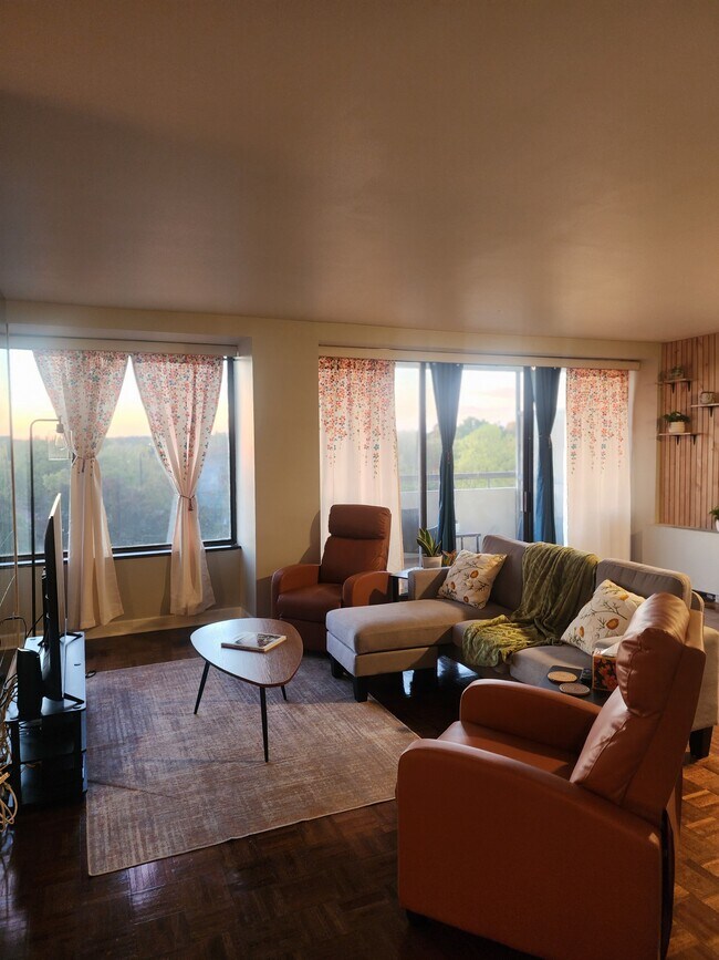 Building Photo - 4000 N Meridian St