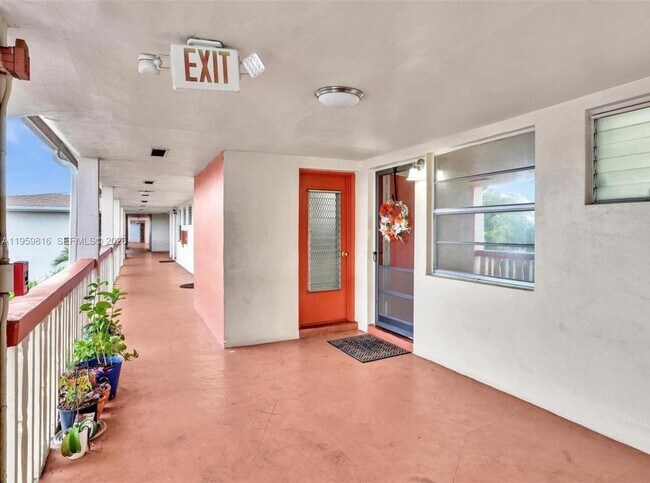 Building Photo - 4731 NW 10th Ct