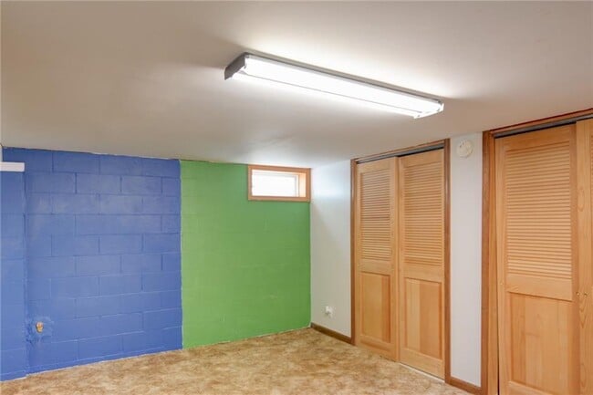 Building Photo - 858 Haynes Dr