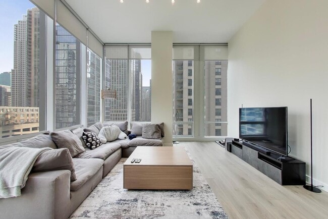 Building Photo - 14 W Superior St