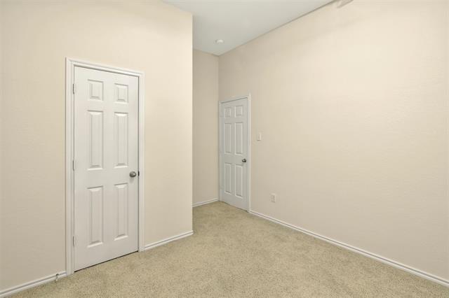 Building Photo - 9205 Regal Oaks Dr