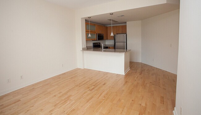 Building Photo - 242 E Water St