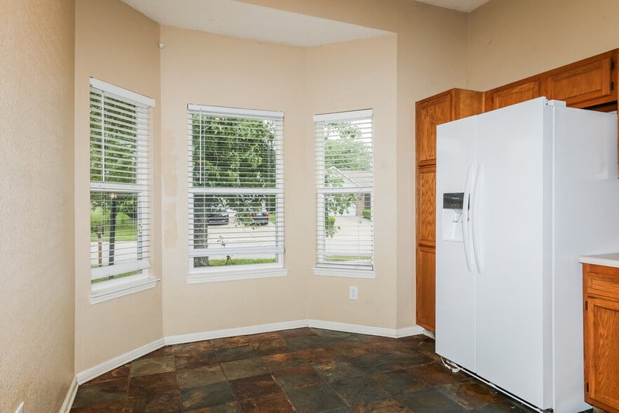 Building Photo - 720 Treyburn Lakes Way