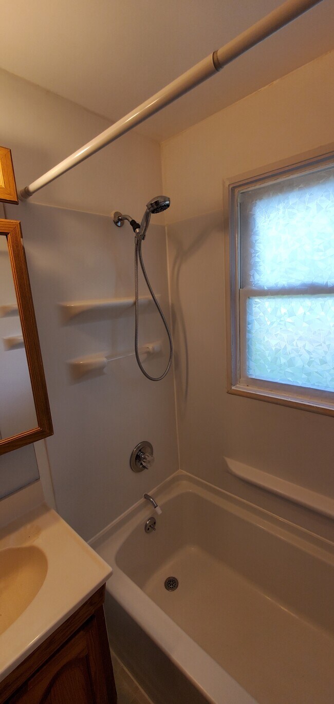 Building Photo - 1163 Higgins Ave