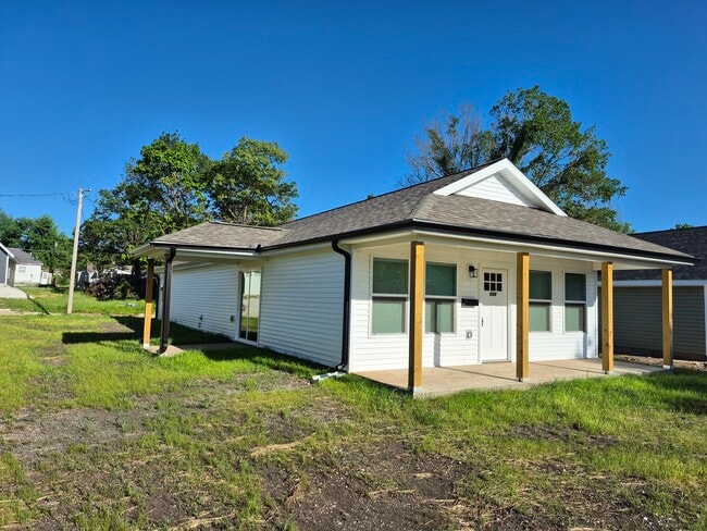 Building Photo - 506 N Devon St