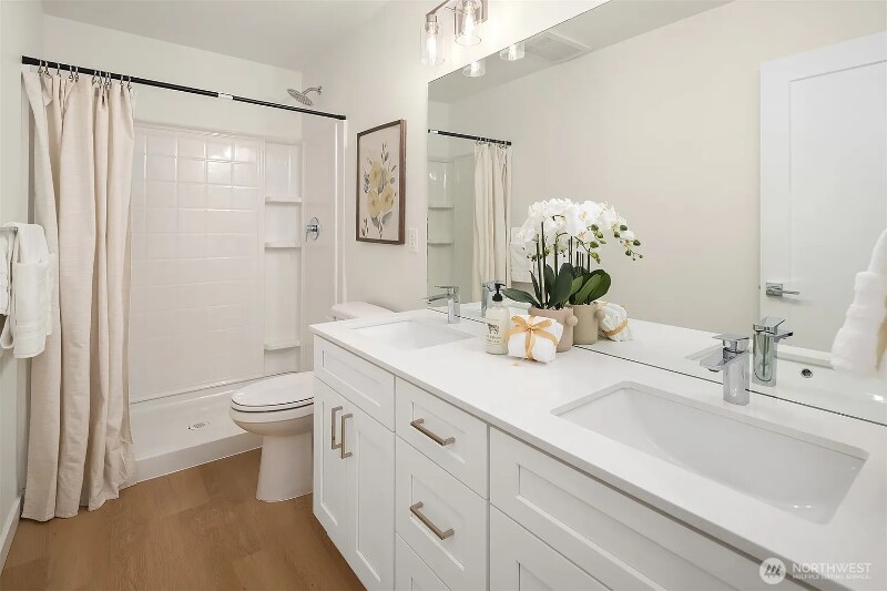 Building Photo - 1520 Hollow Dale Pl