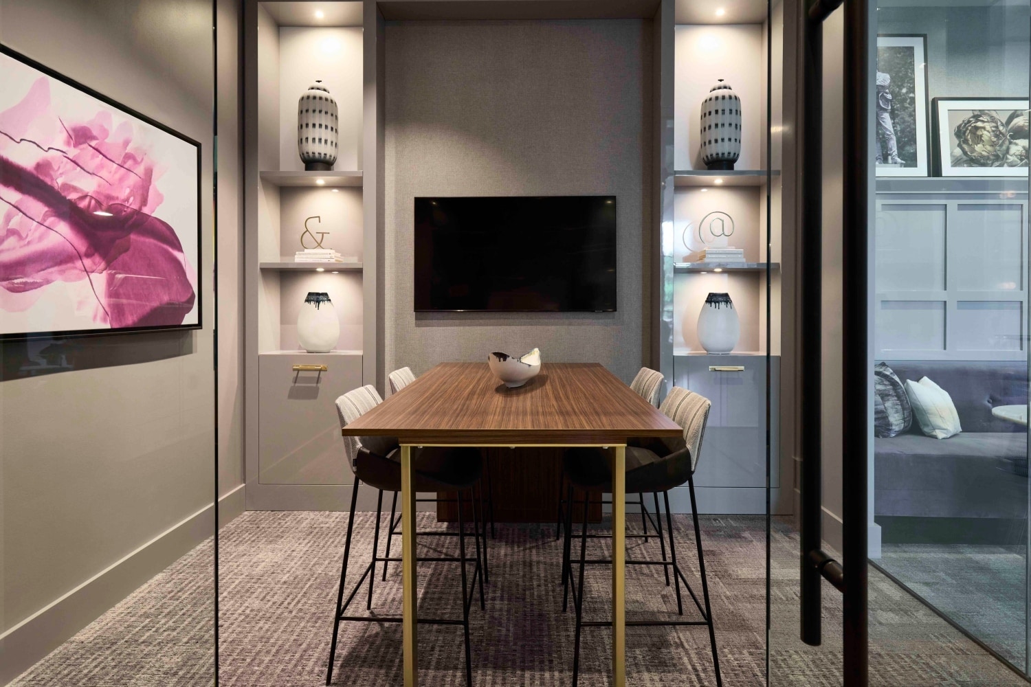 Interior Photo - Easton