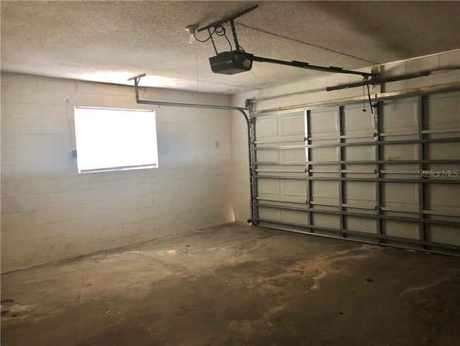 Building Photo - 7069 Scrub Oak Ln