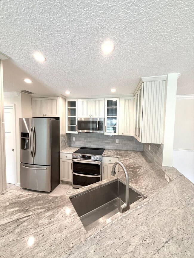 Building Photo - 500 Sandiron Cir