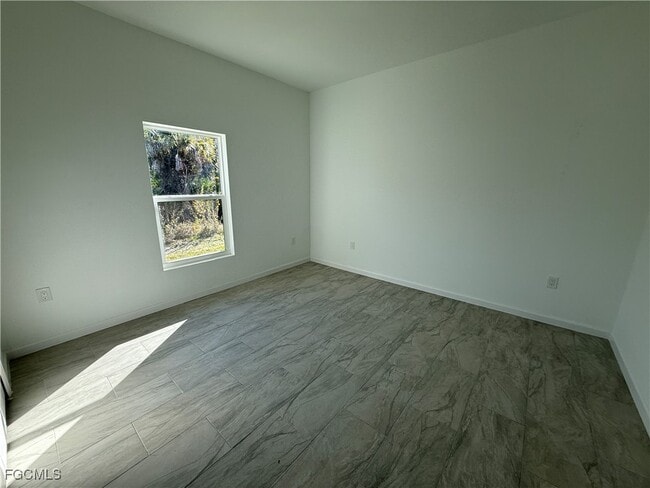 Building Photo - 1906 Vesper Ct