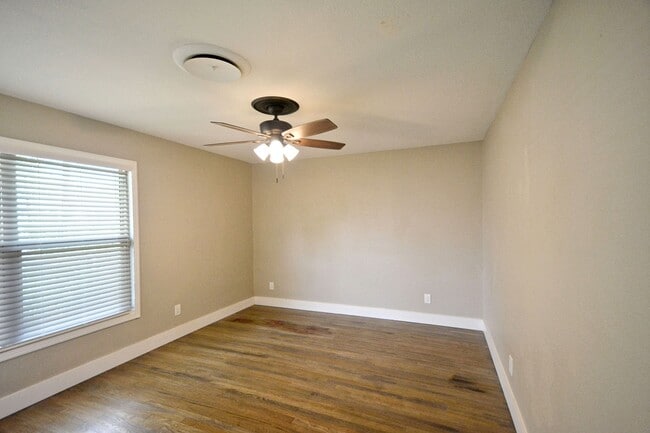 Building Photo - 671 W Merriweather St