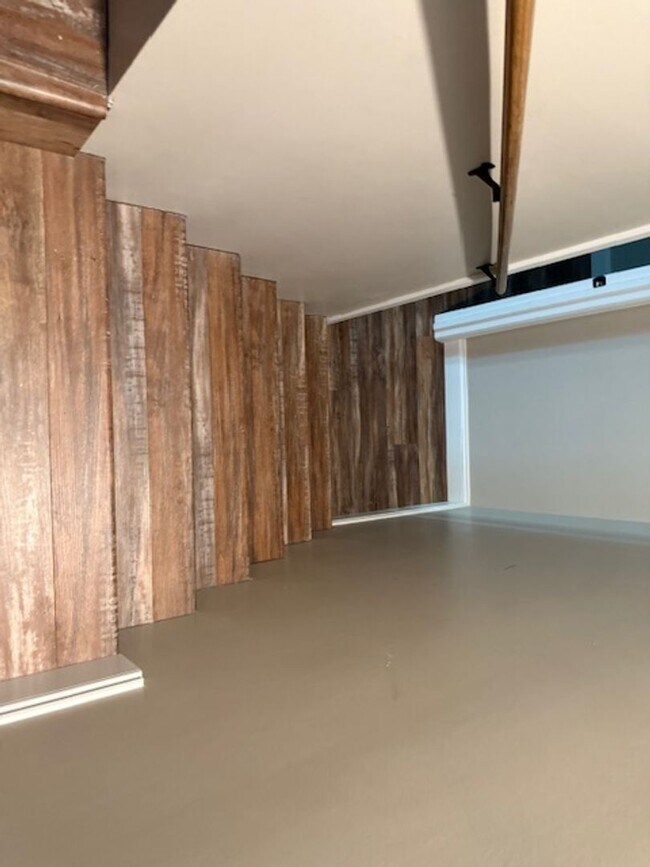 Building Photo - Effortless Comfort with a Touch of Luxury