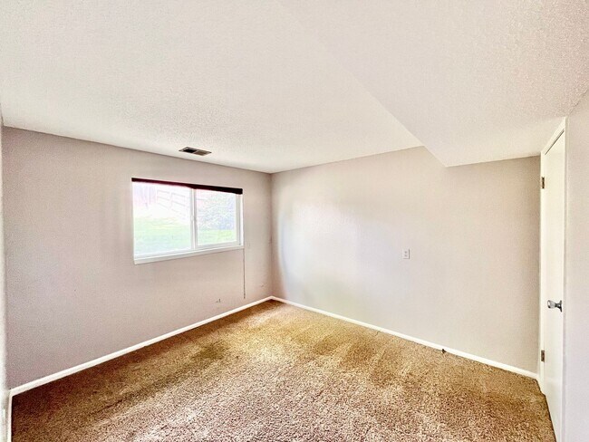 Building Photo - *** MOVE IN SPECIAL 2 WEEKS FREE*** Beautiful 4 bed/ 2 bath Home