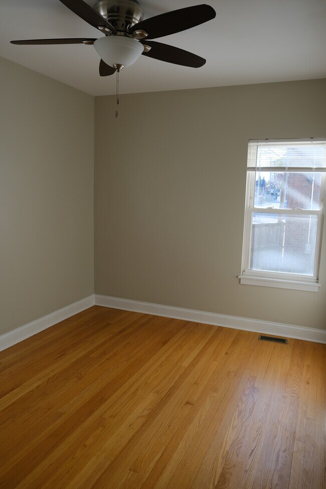 Bedroom 2 - 335 Burkhardt Ct