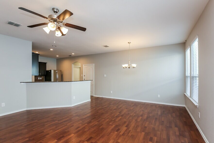 Building Photo - 10965 Colonial Heights Ln