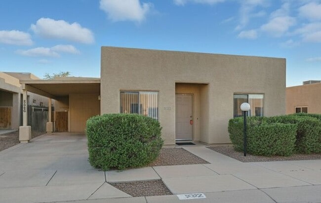 Building Photo - Pending/ Rented - Comfortable Eastside Liv...