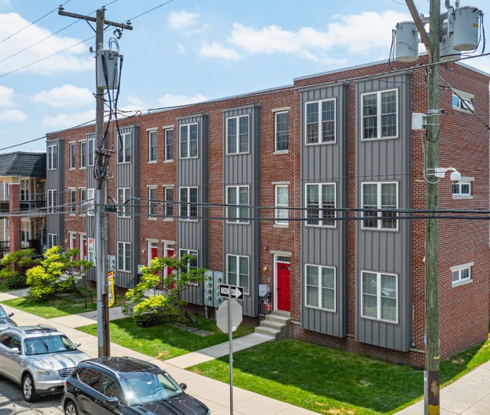 Building Photo - 4617 Sansom St
