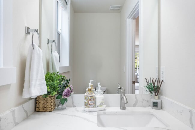 Building Photo - 10404 2nd Pl SW