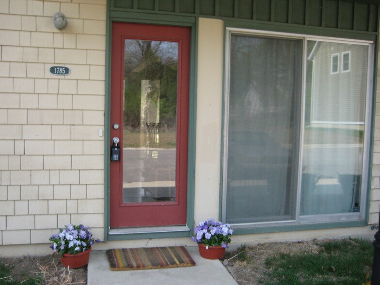 Building Photo - 1785 Hideaway Lane Dr