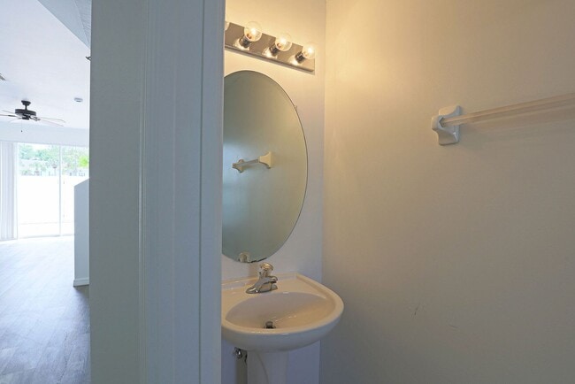 Building Photo - Forest Lake Townhomes 3629-102