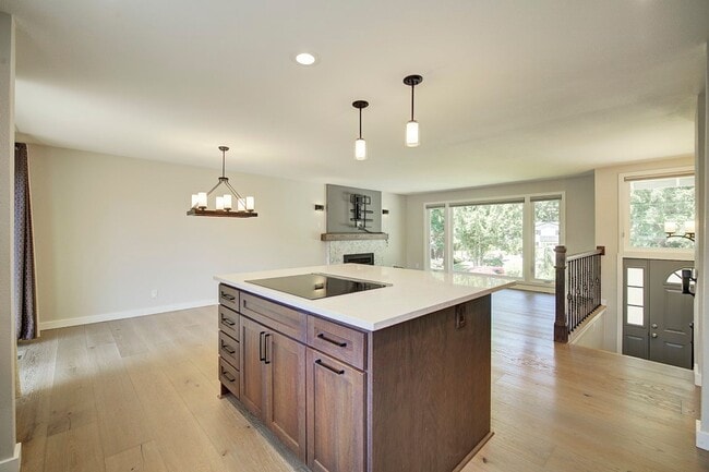 Building Photo - 4Bd/2.5Ba Kirkland House
