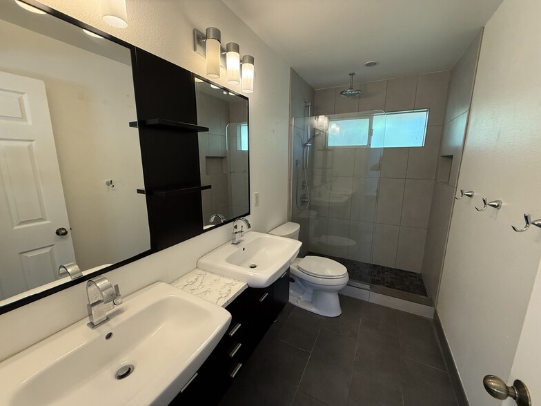 Building Photo - 2657 Moolio Pl