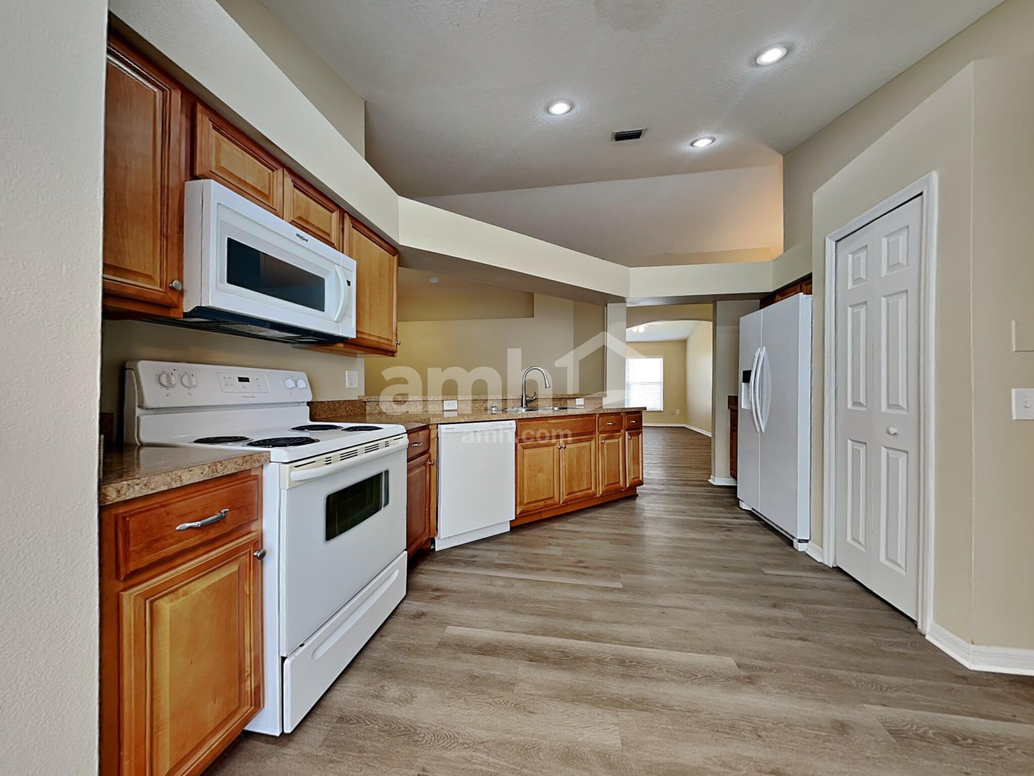 Building Photo - 9312 Hidden Water Cir