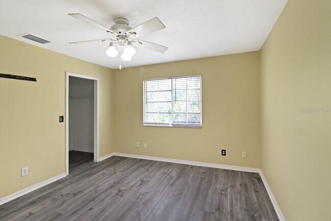 Building Photo - 7127 Waterside Dr
