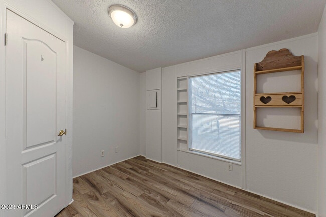 Building Photo - 16005 N 32nd St