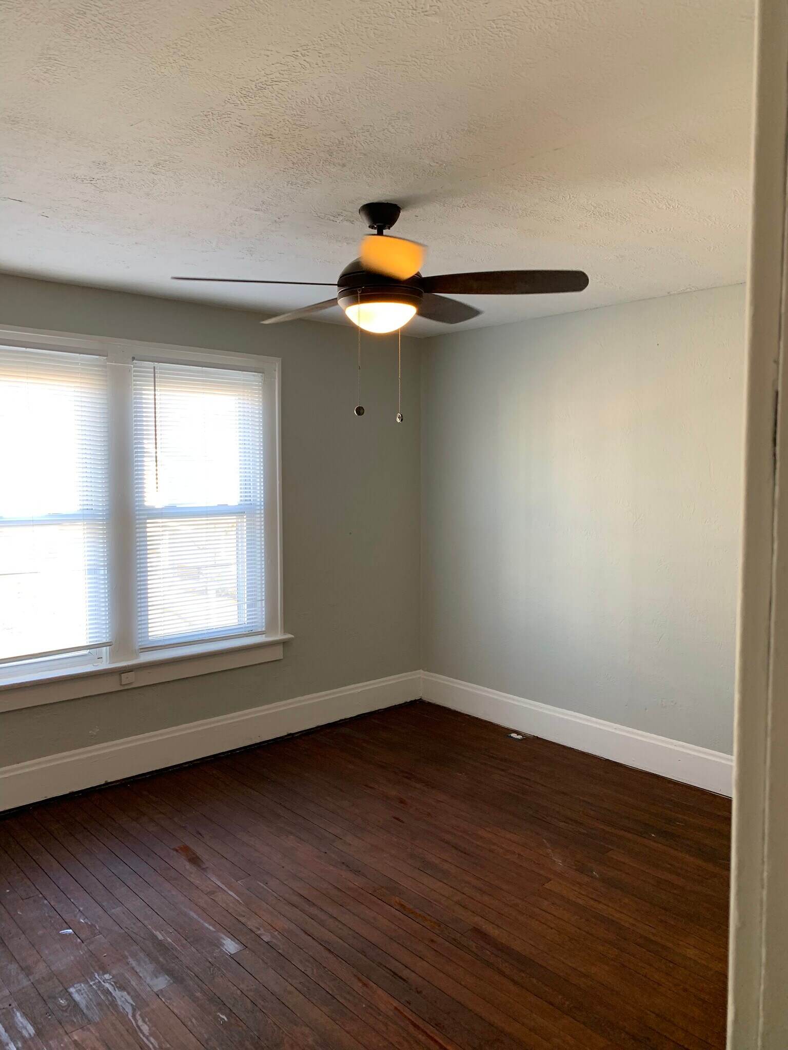 Building Photo - 1157 E Whittier St