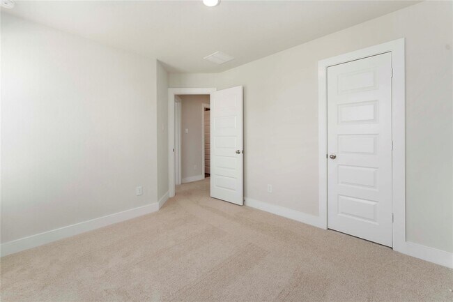 Building Photo - 13437 Sun Cay Dr