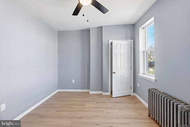 Building Photo - 2224 E Clearfield St