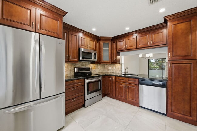 Building Photo - 454 Westree Ln