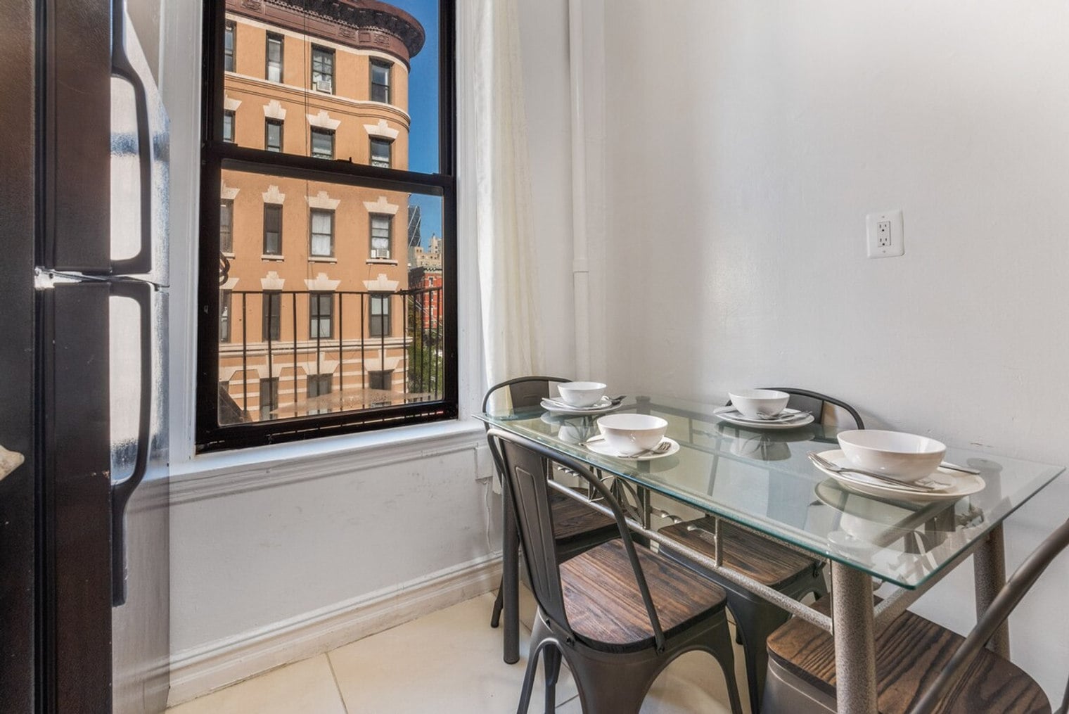 Building Photo - 414 W 46th St