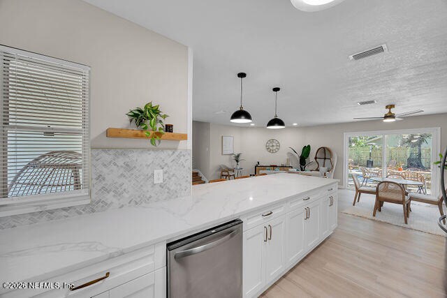 Building Photo - 14396 Aqua Vista Rd N