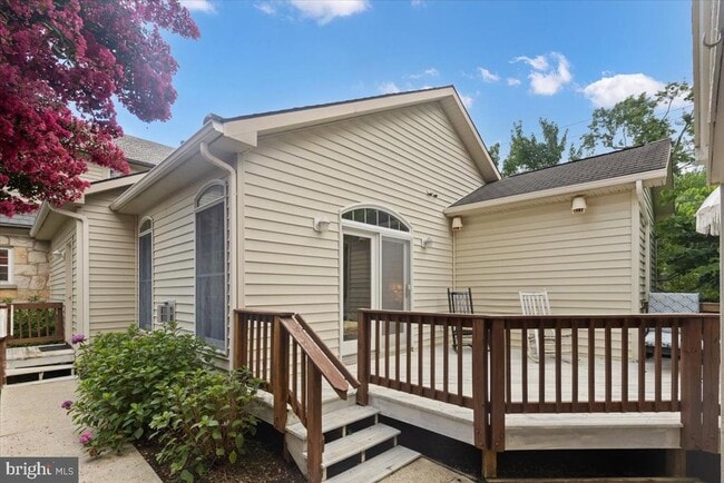 Building Photo - 1500 Augustine Ave