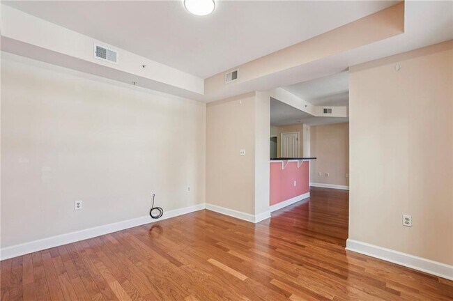 Building Photo - 230 E Ponce de Leon Ave