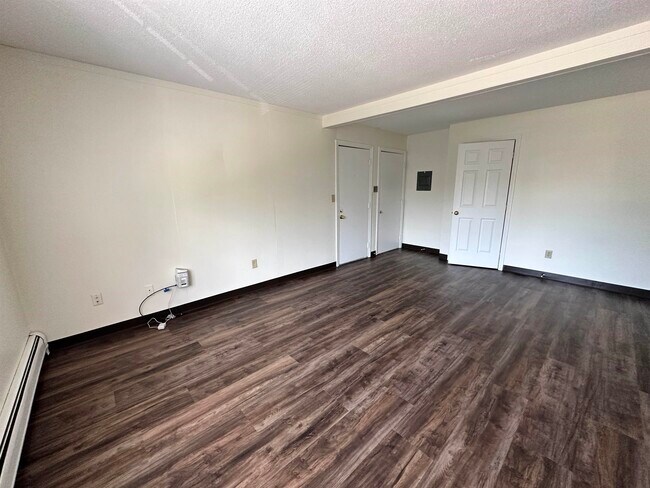 Building Photo - 3861 Brown Ave