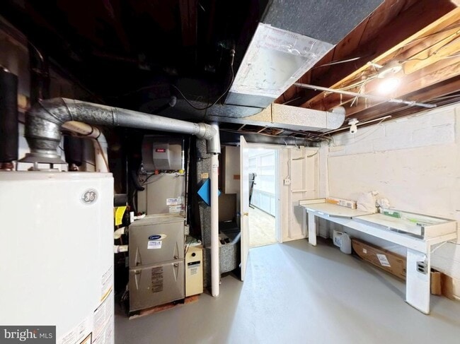 Building Photo - 1012 Loxford Terrace