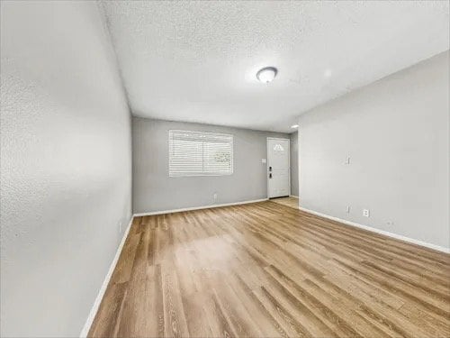 Building Photo - 8831 W Northview Ave