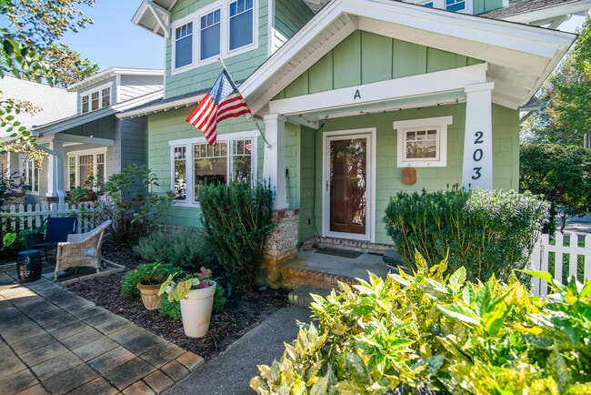 Building Photo - 203 Da Gullah Way