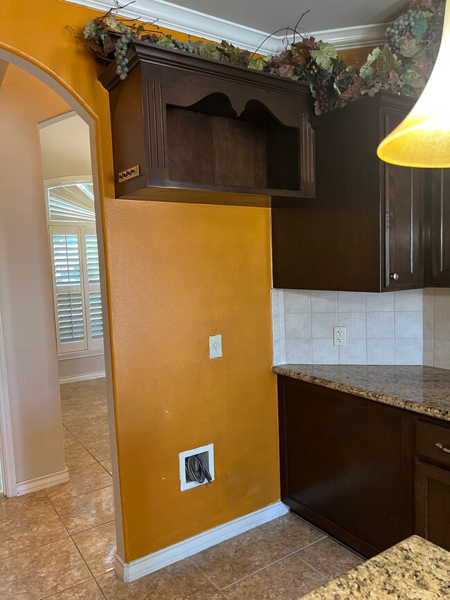 Building Photo - 3130 Dos Reales Loop