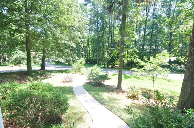 Building Photo - Lovely Ranch in Hope Valley North - Durham