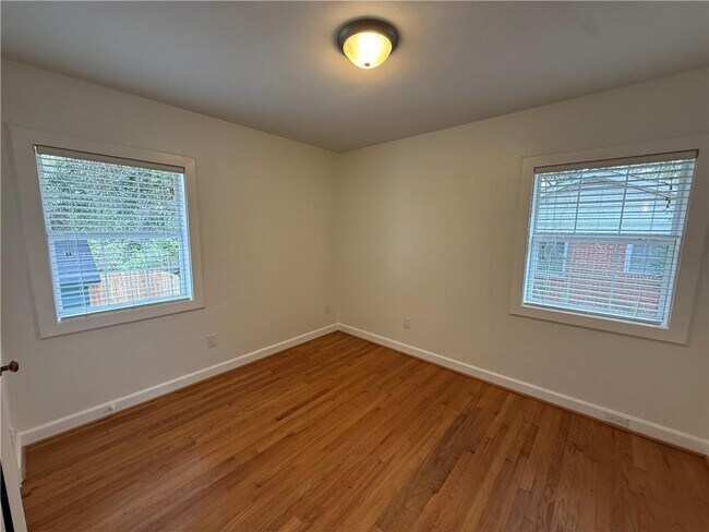 Building Photo - 126 Batre Ln