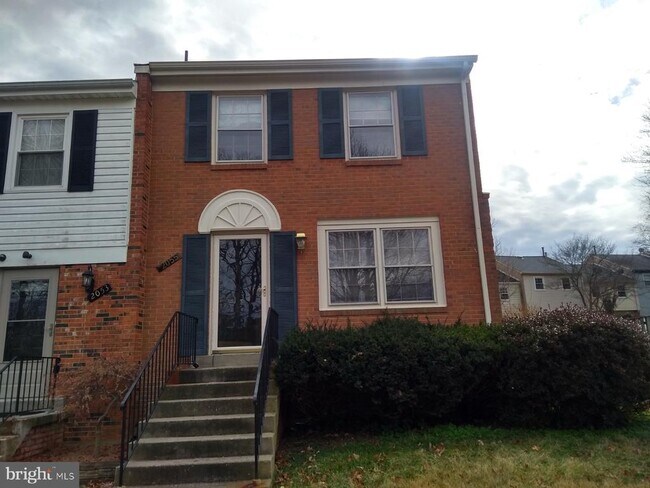 Building Photo - 2055 Pilgrim Dr